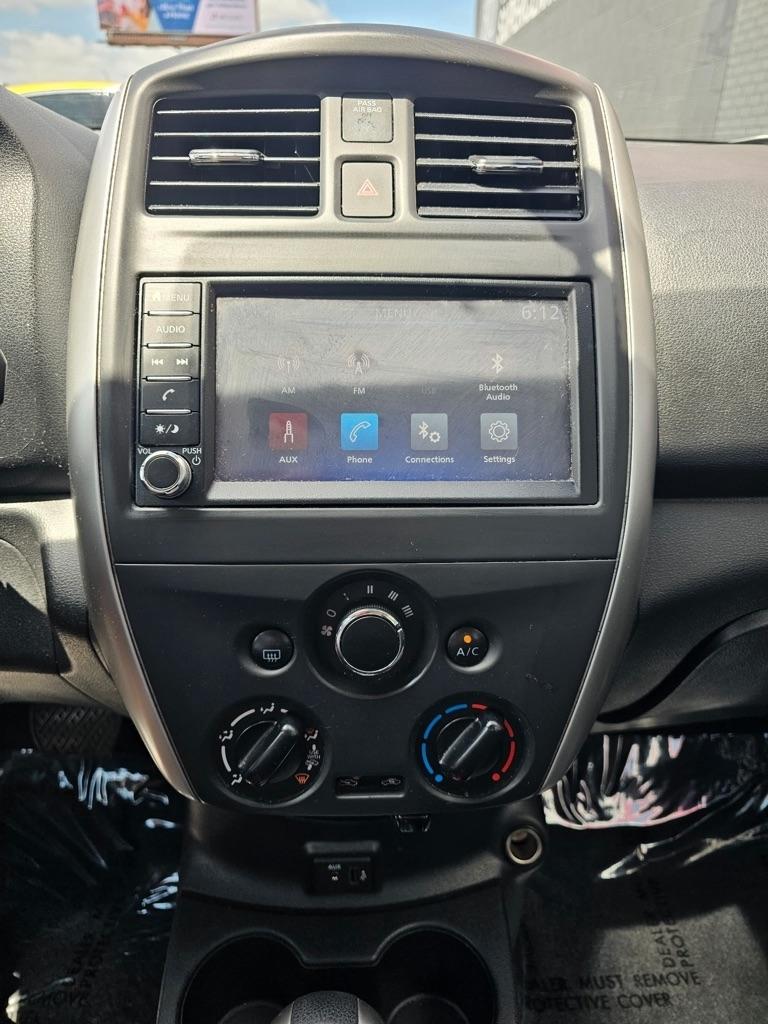 Nissan Versa Sedan SV CVT 2019