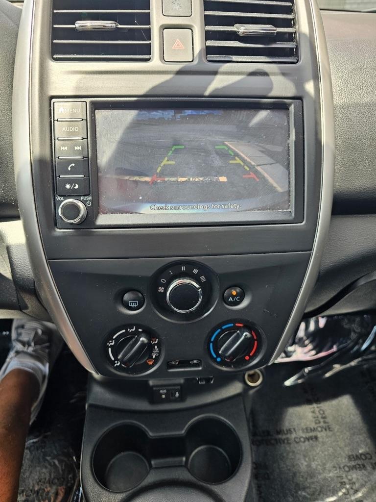 Nissan Versa Sedan SV CVT 2019