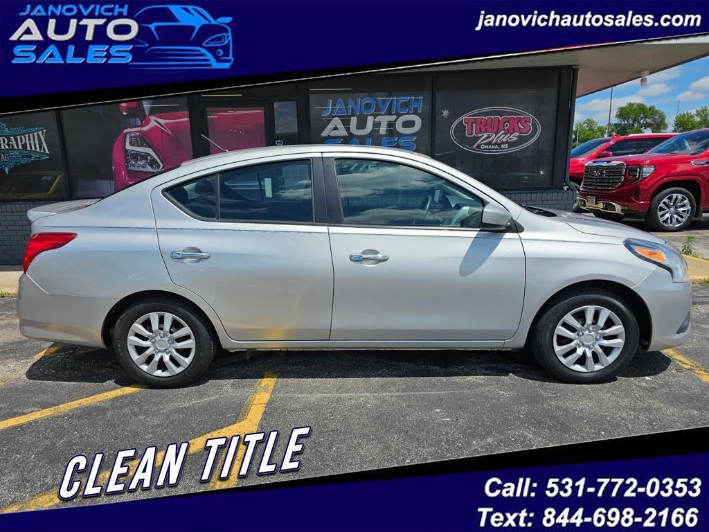 Nissan Versa Sedan SV CVT 2019