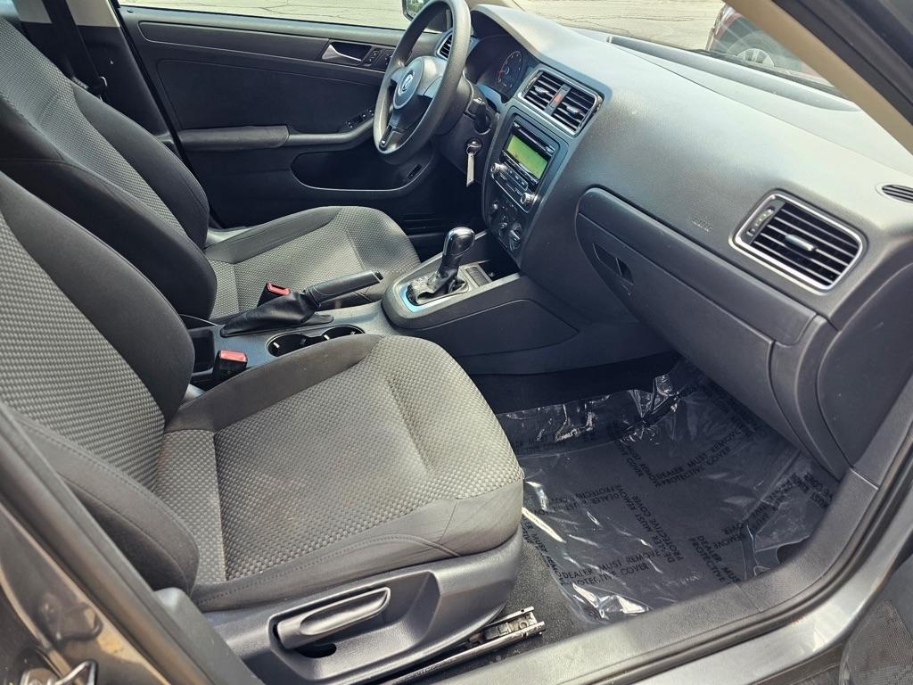 Volkswagen Jetta Sedan 4dr Auto S w/Sunroof 2012