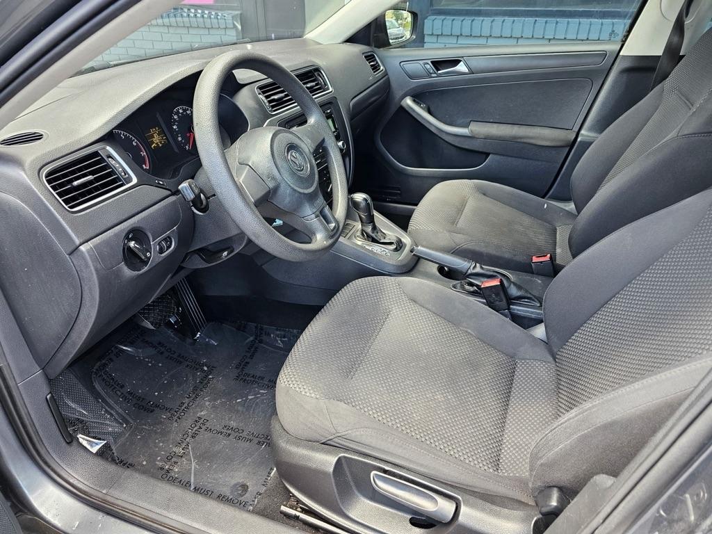 Volkswagen Jetta Sedan 4dr Auto S w/Sunroof 2012