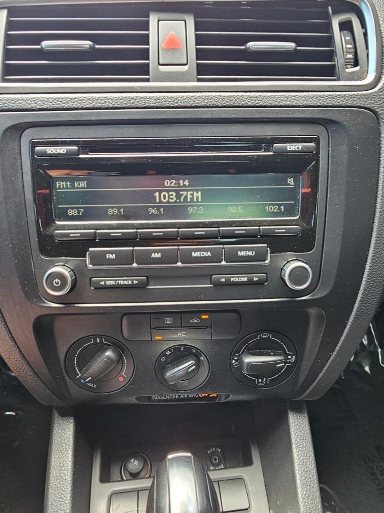Volkswagen Jetta Sedan 4dr Auto S w/Sunroof 2012