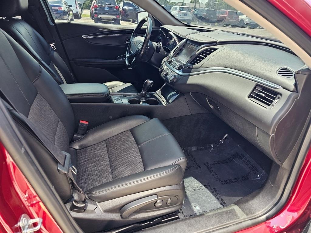 Chevrolet Impala 4dr Sdn LT w/1LT 2018
