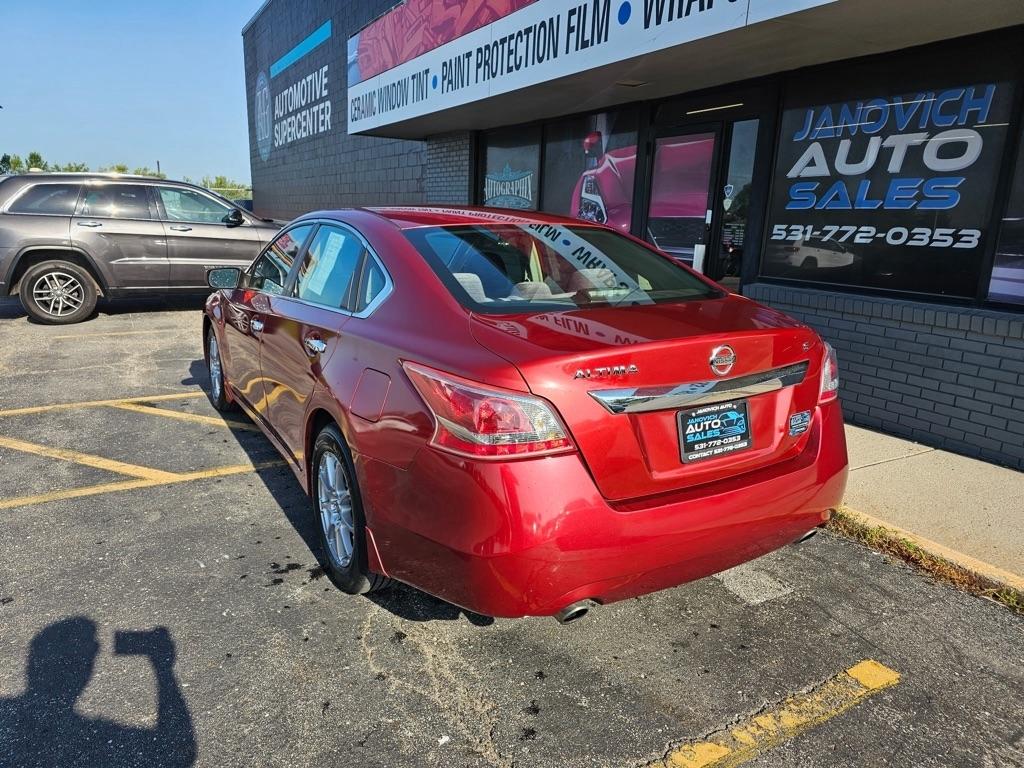 Nissan Altima 4dr Sdn I4 2.5 S 2013