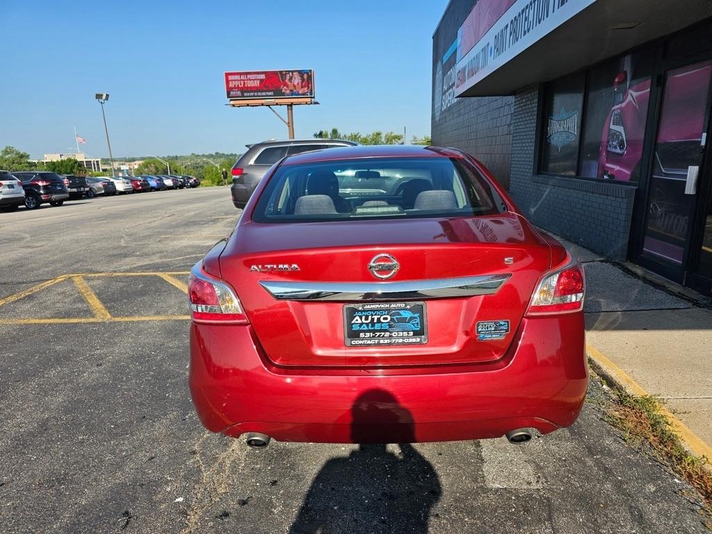 Nissan Altima 4dr Sdn I4 2.5 S 2013