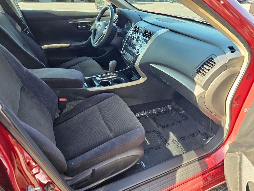 Nissan Altima 4dr Sdn I4 2.5 S 2013
