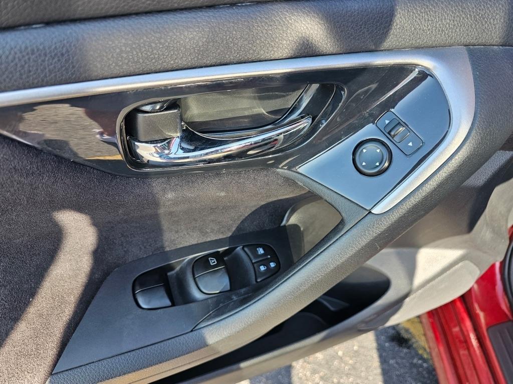 Nissan Altima 4dr Sdn I4 2.5 S 2013