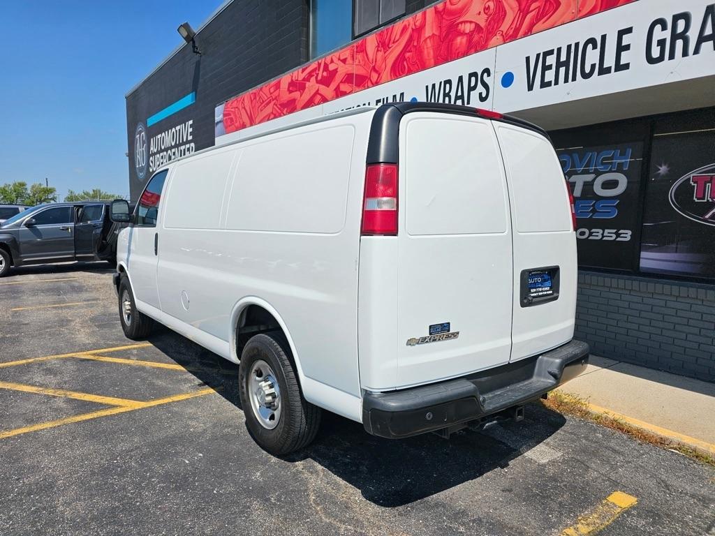 Chevrolet Express Cargo Van RWD 2500 135" 2020