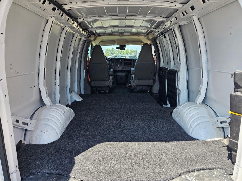 Chevrolet Express Cargo Van RWD 2500 135" 2020