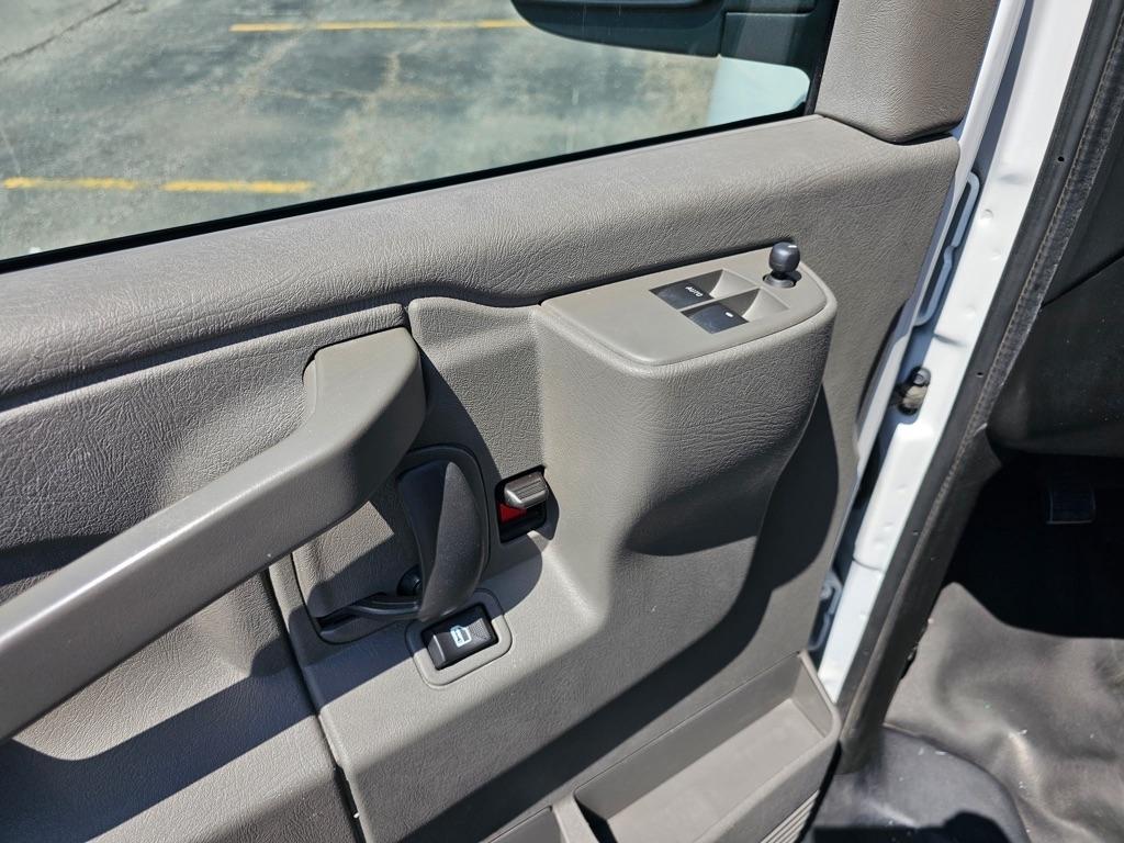 Chevrolet Express Cargo Van RWD 2500 135" 2020
