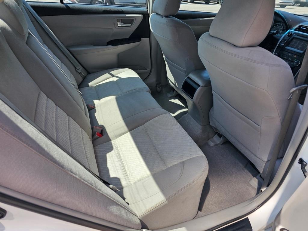 Toyota Camry 4dr Sdn I4 Auto LE (Natl) 2015