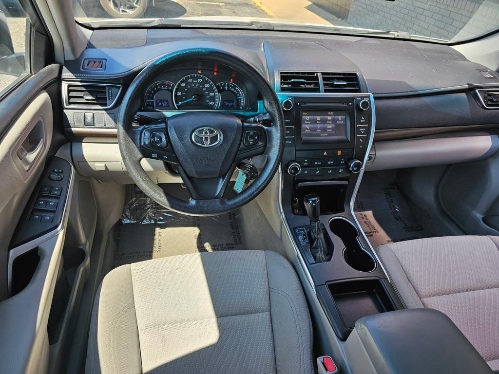 Toyota Camry 4dr Sdn I4 Auto LE (Natl) 2015