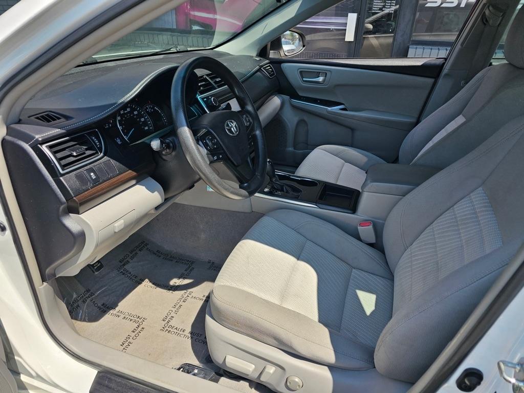 Toyota Camry 4dr Sdn I4 Auto LE (Natl) 2015