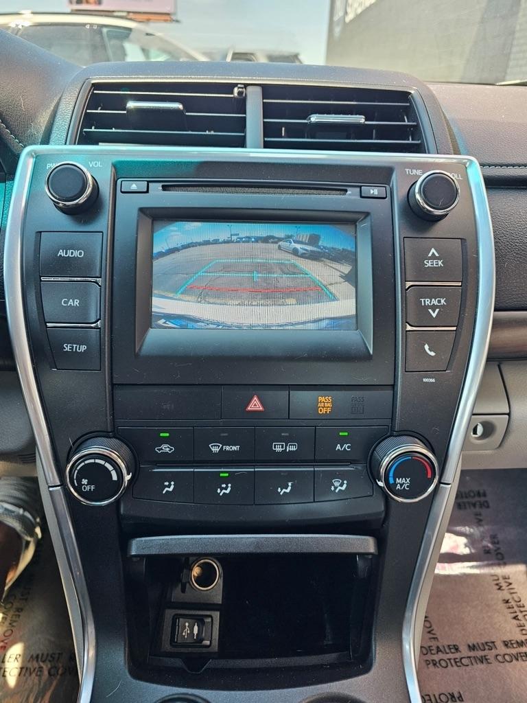 Toyota Camry 4dr Sdn I4 Auto LE (Natl) 2015