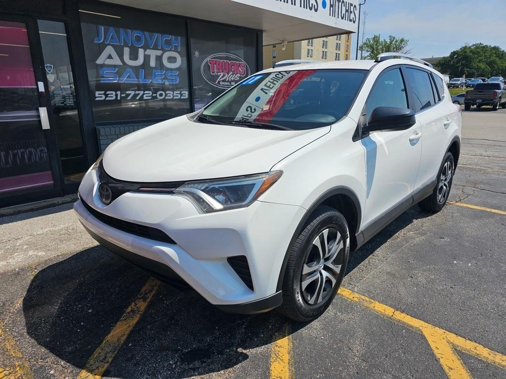 Toyota RAV4 LE FWD (Natl) 2017