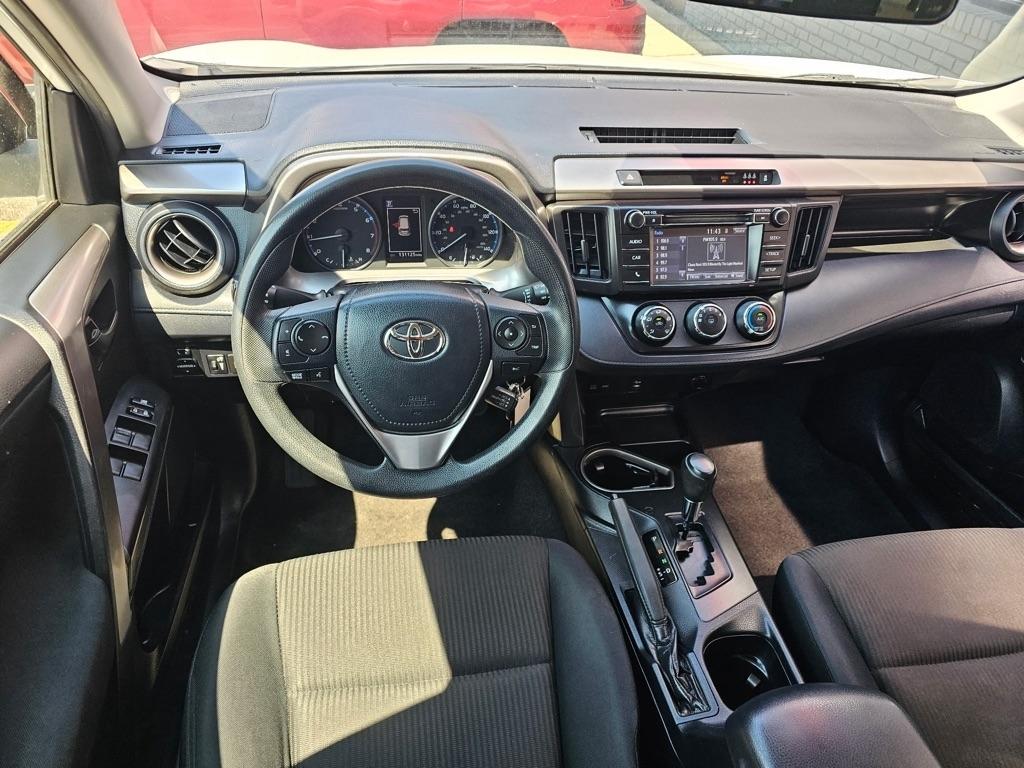 Toyota RAV4 LE FWD (Natl) 2017