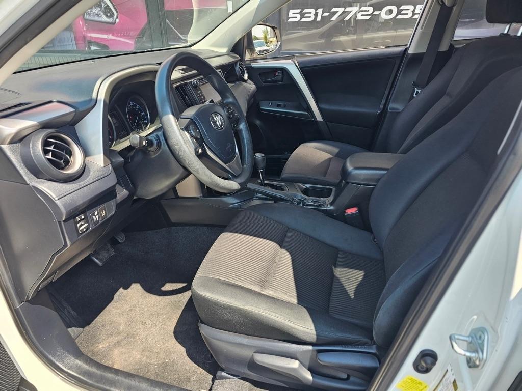 Toyota RAV4 LE FWD (Natl) 2017