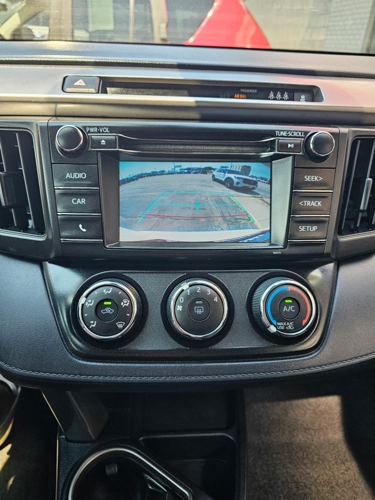 Toyota RAV4 LE FWD (Natl) 2017