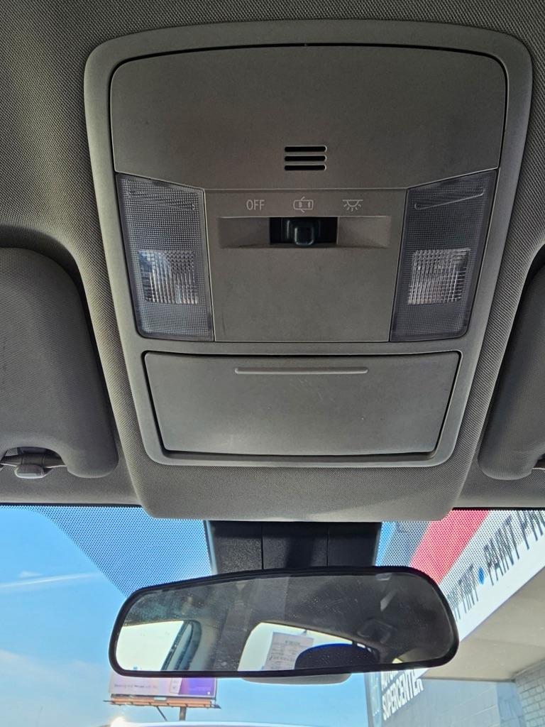 Toyota RAV4 LE FWD (Natl) 2017