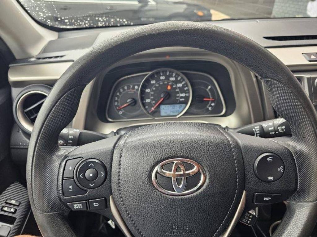 Toyota RAV4 AWD 4dr LE (Natl) 2015