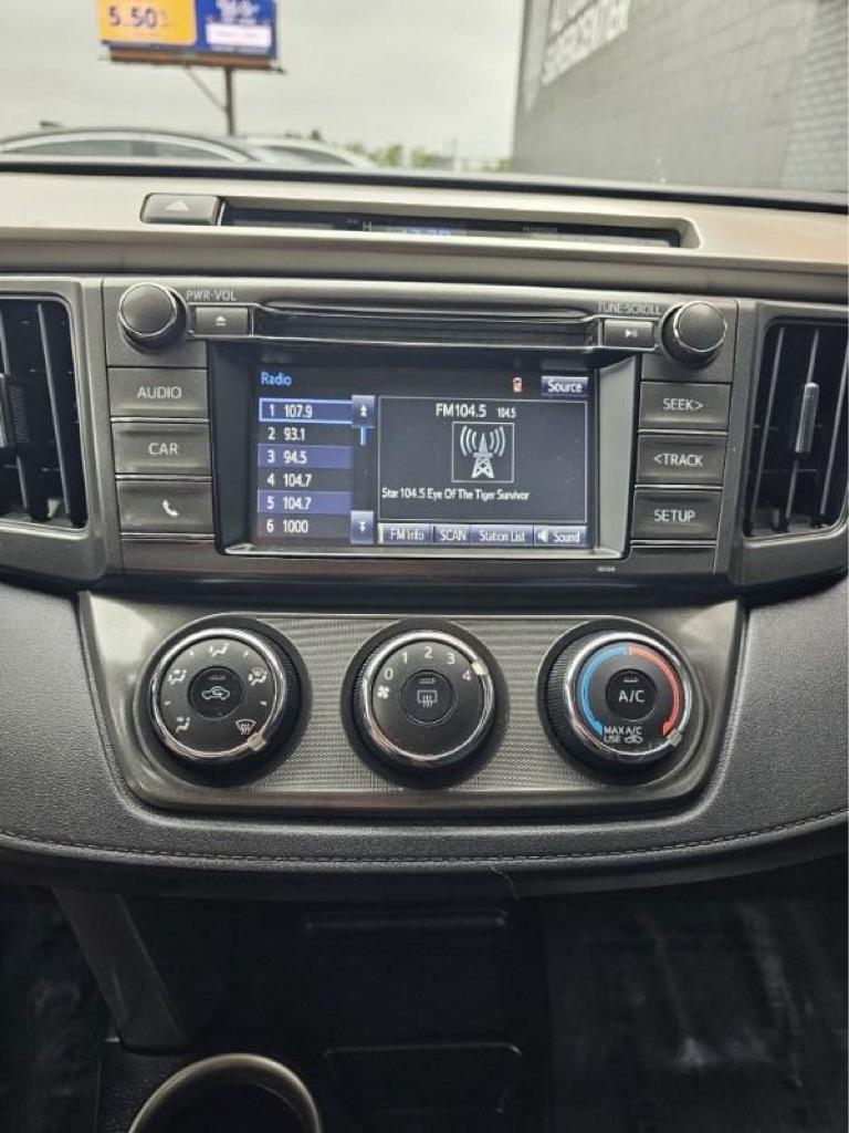 Toyota RAV4 AWD 4dr LE (Natl) 2015