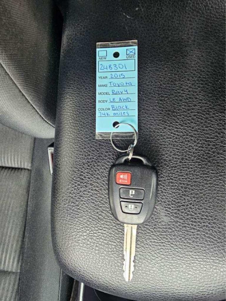 Toyota RAV4 AWD 4dr LE (Natl) 2015