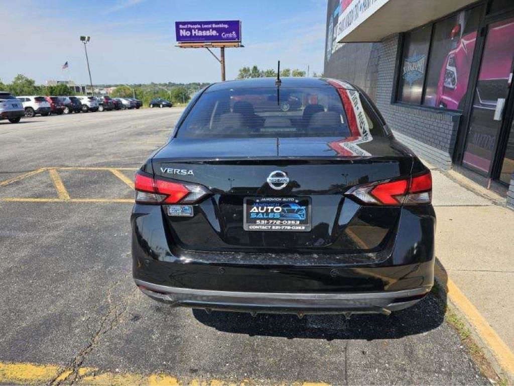 Nissan Versa S CVT 2020