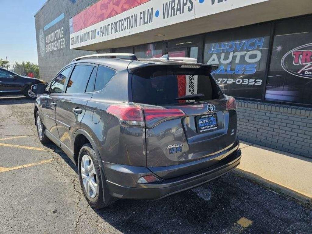 Toyota RAV4 LE AWD (Natl) 2018
