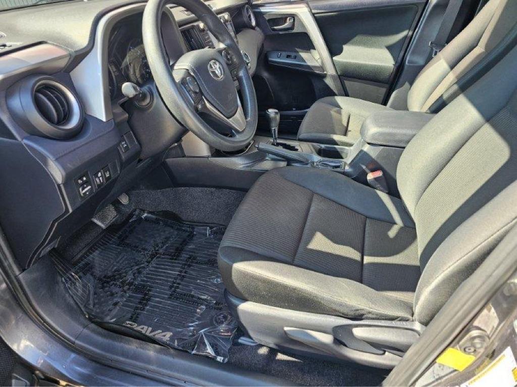 Toyota RAV4 LE AWD (Natl) 2018