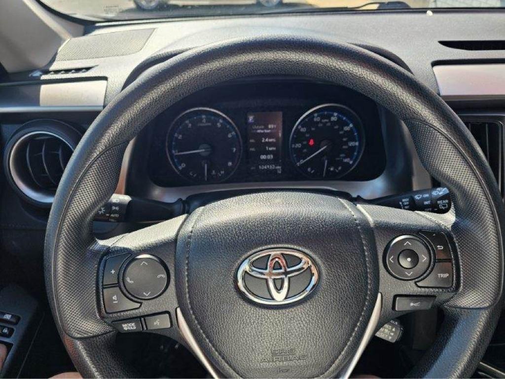 Toyota RAV4 LE AWD (Natl) 2018