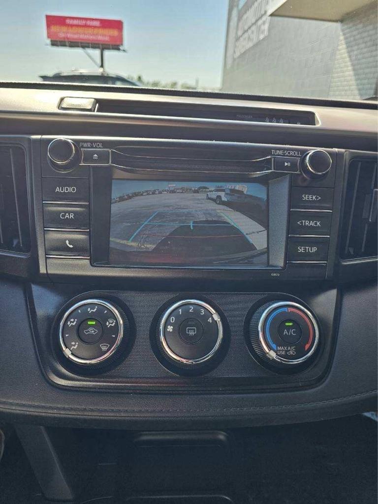 Toyota RAV4 LE AWD (Natl) 2018