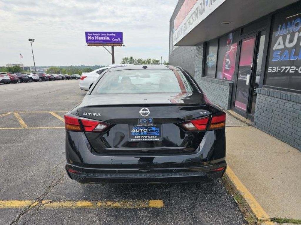 Nissan Altima 2.5 SV Sedan 2021