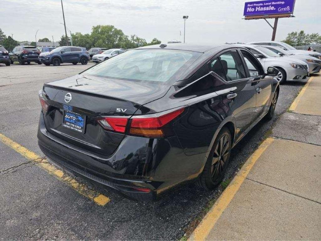 Nissan Altima 2.5 SV Sedan 2021