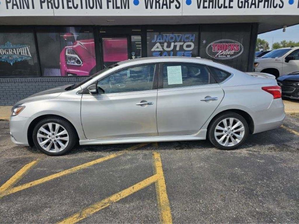 Nissan Sentra SR CVT 2017