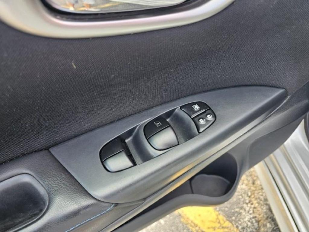 Nissan Sentra SR CVT 2017