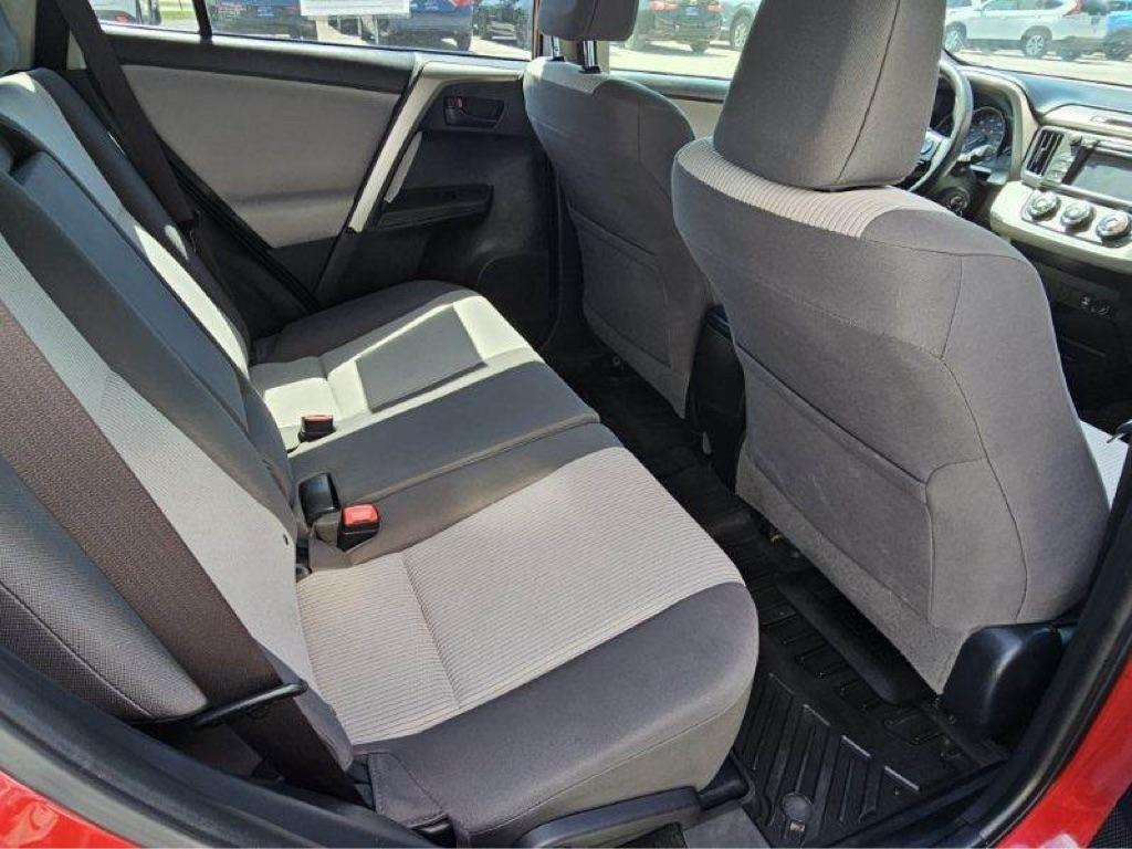 Toyota RAV4 AWD 4dr LE (Natl) 2015