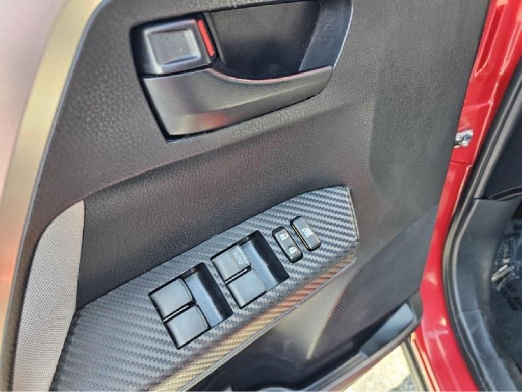 Toyota RAV4 AWD 4dr LE (Natl) 2015