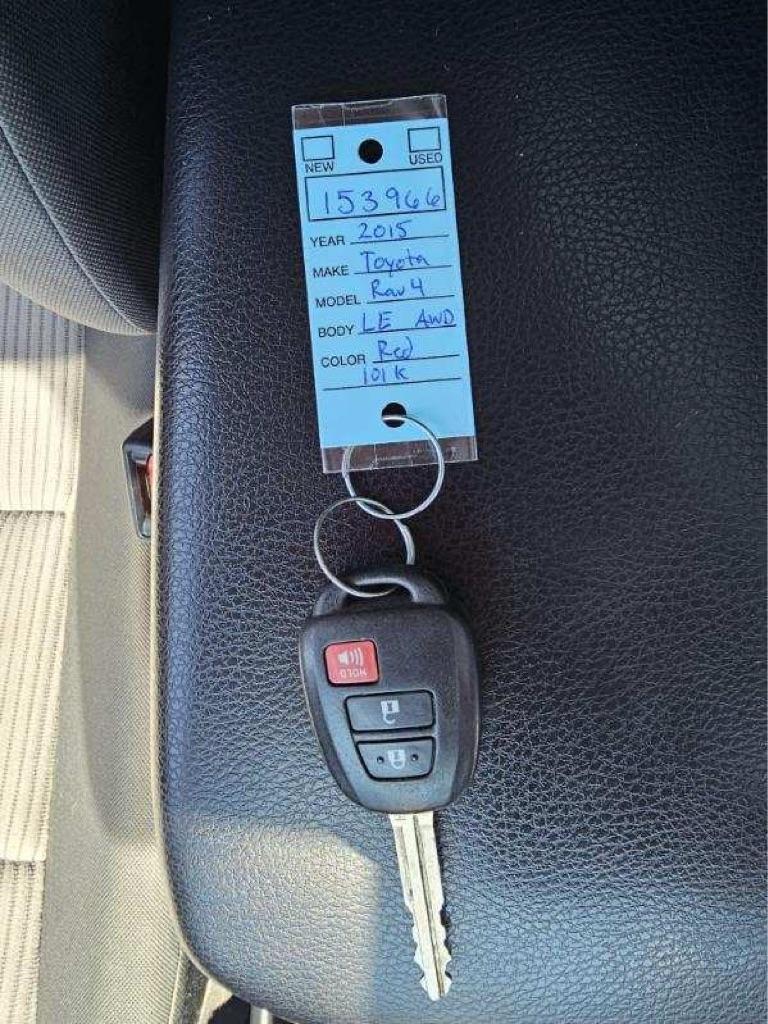 Toyota RAV4 AWD 4dr LE (Natl) 2015