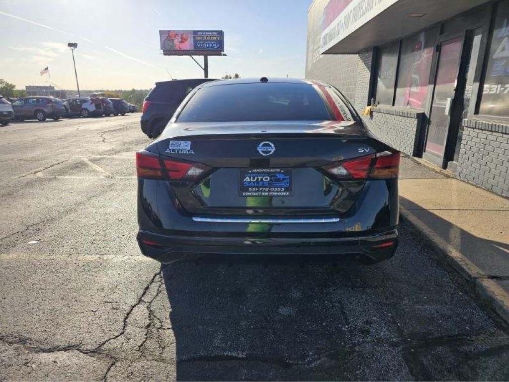 Nissan Altima 2.5 SV Sedan 2022