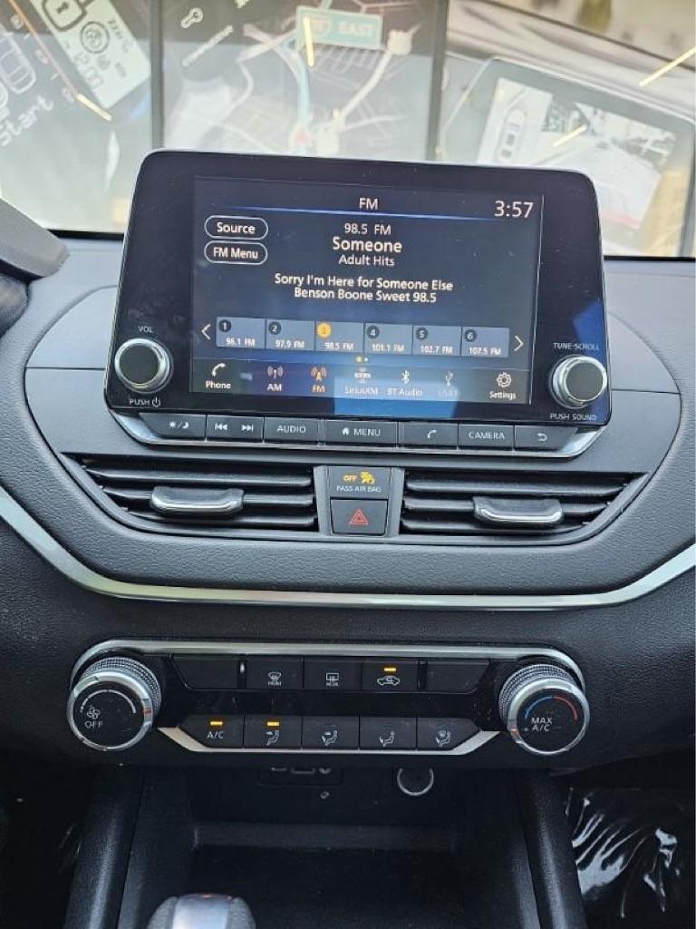 Nissan Altima 2.5 SV Sedan 2022