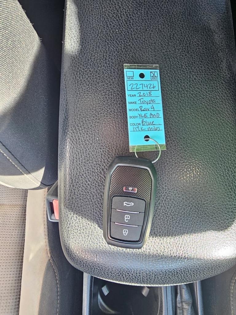 Toyota RAV4 Adventure AWD (Natl) 2018