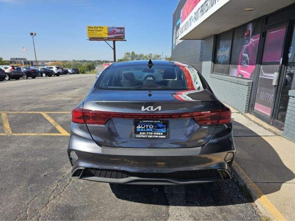 Kia Forte LXS IVT 2024
