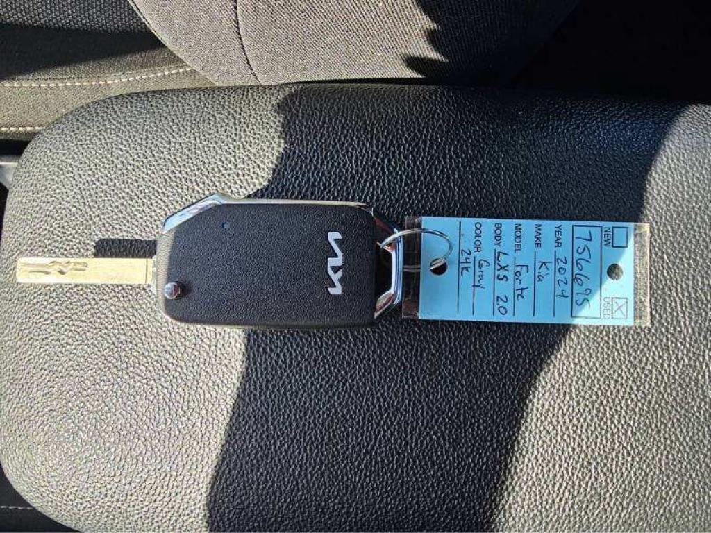 Kia Forte LXS IVT 2024
