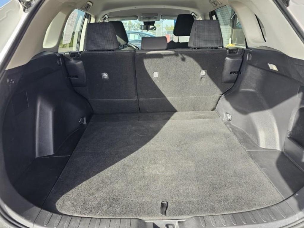Toyota RAV4 LE FWD (Natl) 2022