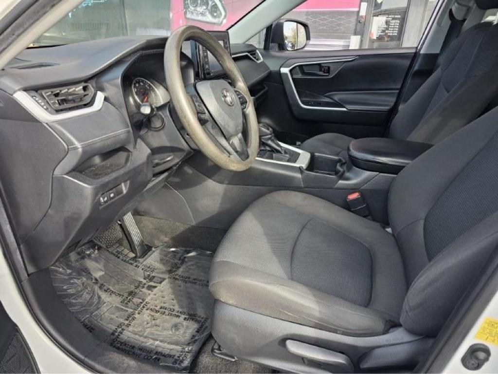 Toyota RAV4 LE FWD (Natl) 2022