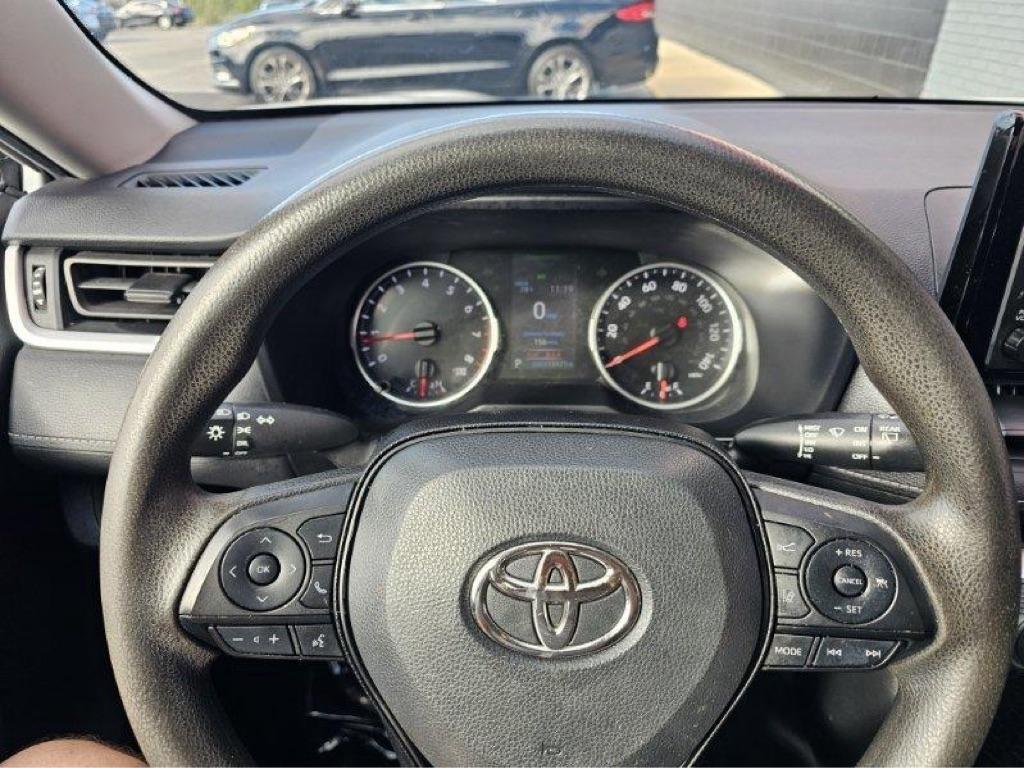 Toyota RAV4 LE FWD (Natl) 2022