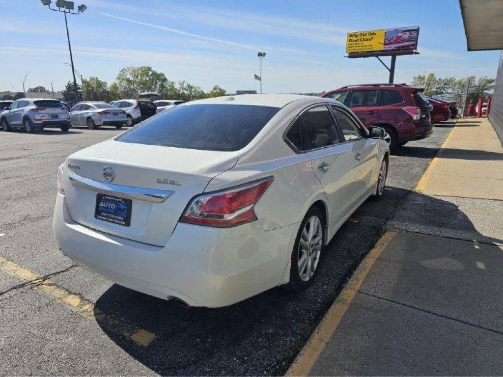 Nissan Altima 4dr Sdn V6 3.5 SL *Ltd Avail* 2015