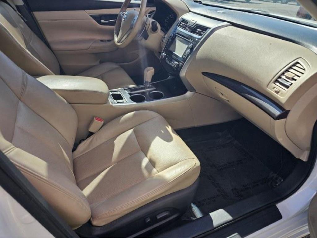 Nissan Altima 4dr Sdn V6 3.5 SL *Ltd Avail* 2015