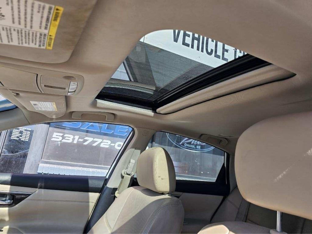 Nissan Altima 4dr Sdn V6 3.5 SL *Ltd Avail* 2015
