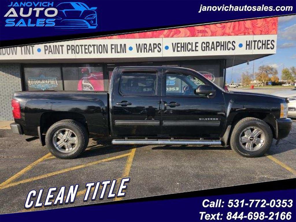 2013 Chevrolet Silverado 1500 4WD Crew Cab 143.5" LTZ